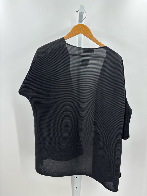 Anis A Size M Shirts (Pre-owned)