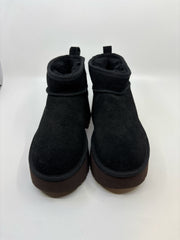 UGG Size 6 Boots (Pre-owned)