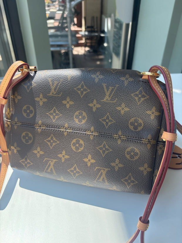 Louis Vuitton Handbags (Pre-owned)