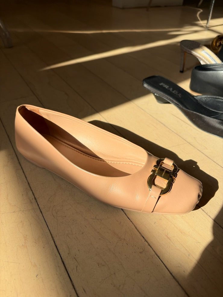 Ferragamo Size 7.5 Shoes (Pre-owned)