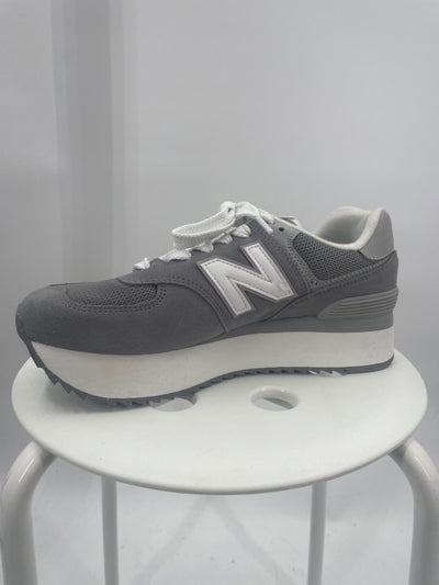 New Balance Size 10 Sneakers (Pre-owned)