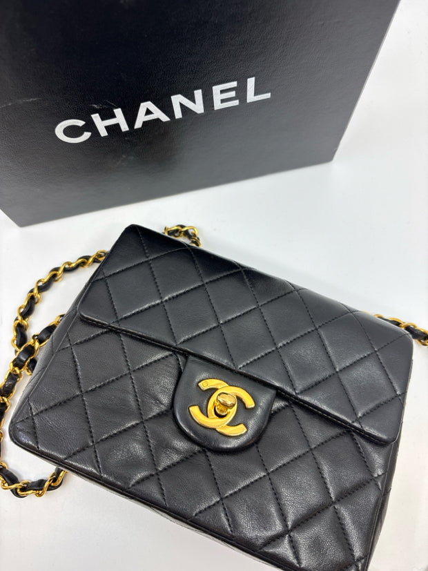 Chanel Handbags (Pre-owned)