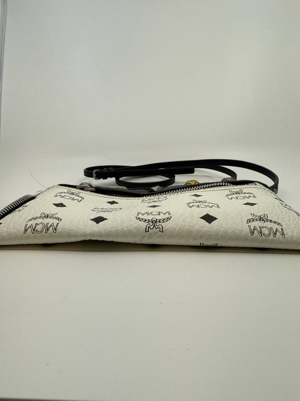 MCM Handbags (Pre-owned)