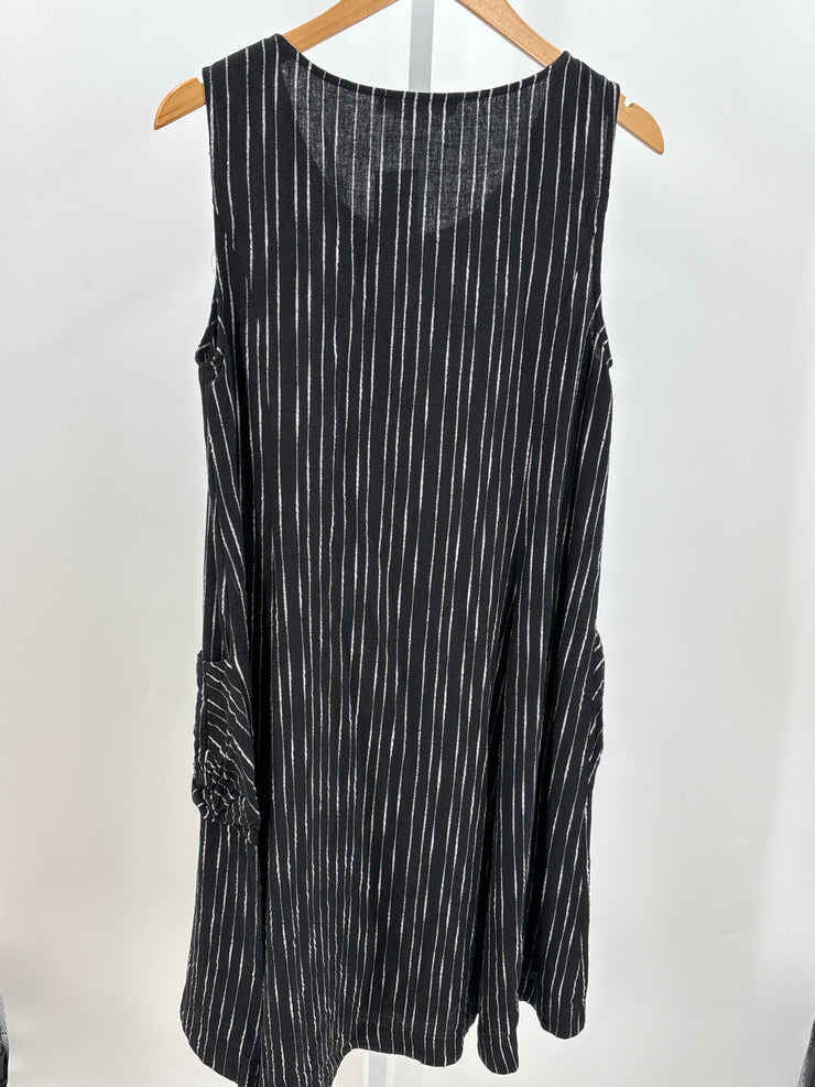 Liv Size M Dresses (Pre-owned)