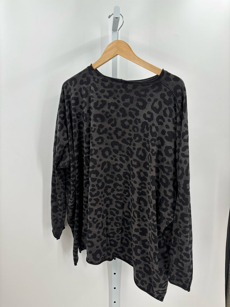 Planet Size One Size Shirts (Pre-owned)