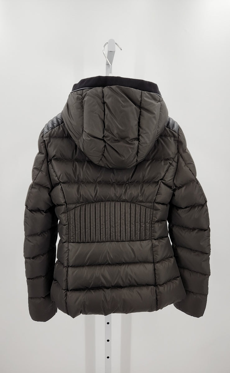 Moncler Jackets OUTDOOR (Pre-owned)