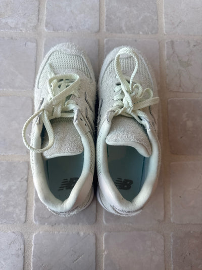 New Balance Size 6.5 Shoes (Pre-owned)