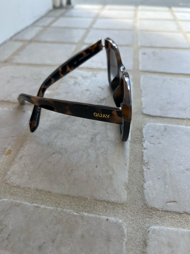 Quay Sunglasses (Pre-owned)