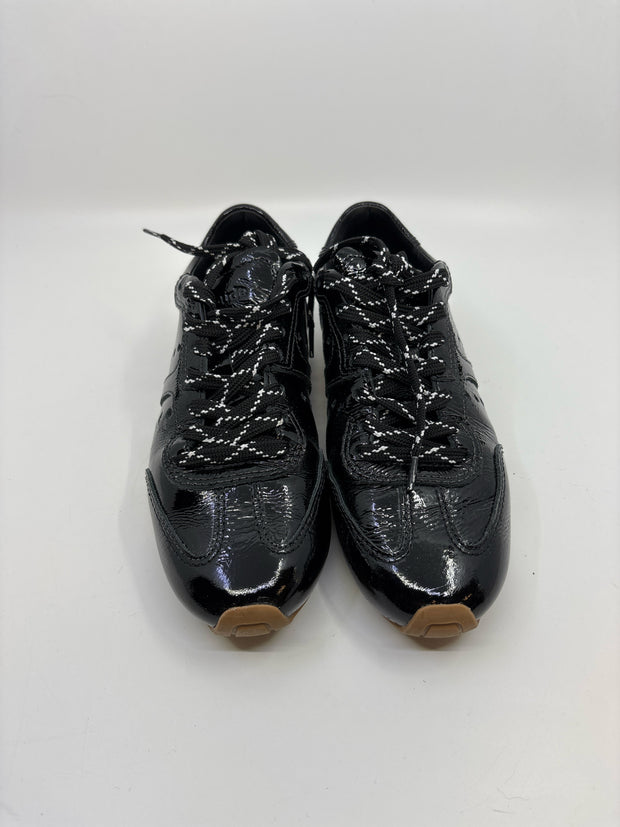 Larroude Size 7 Sneakers (Pre-owned)