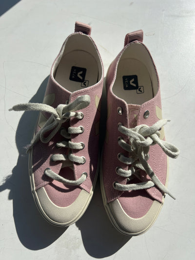 Veja Size 7 Sneakers (Pre-owned)