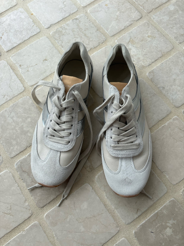 Vince Size 7.5 Sneakers (Pre-owned)
