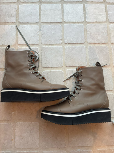 Clergerie Size 38.5 Boots (Pre-owned)
