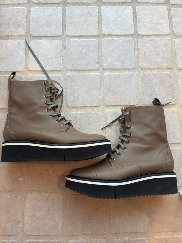 Clergerie Size 38.5 Boots (Pre-owned)
