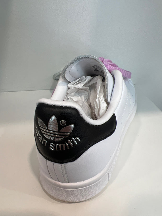 Adidas Size 6 Sneakers (Pre-owned)