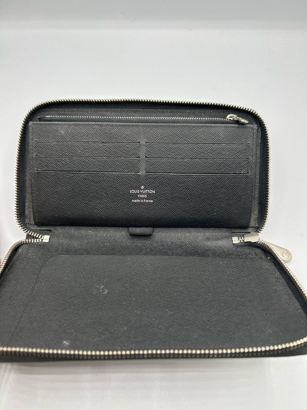 Louis Vuitton Wallets (Pre-owned)