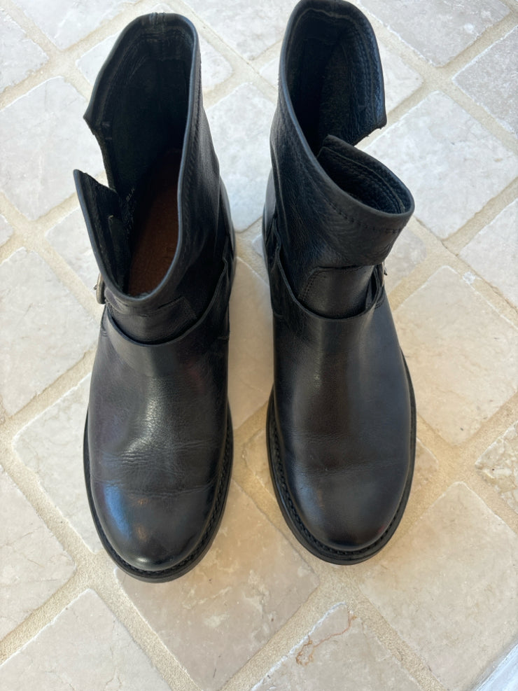 Frye Size 7 Boots (Pre-owned)