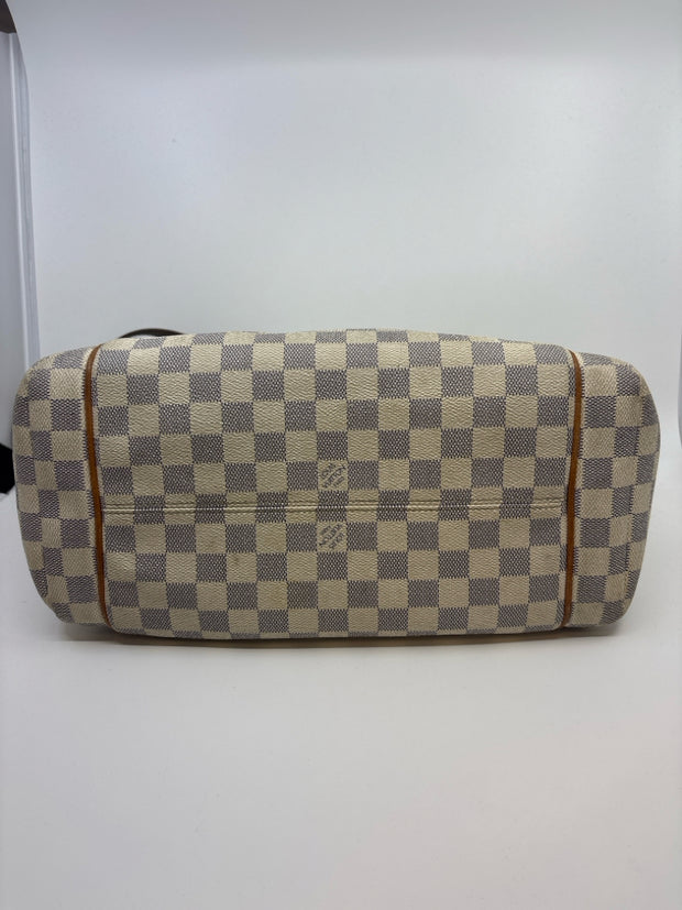 Louis Vuitton Handbags (Pre-owned)