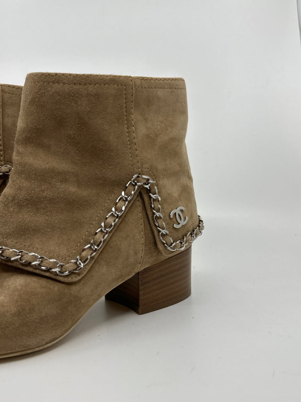 Chanel Size 37 Boots (Pre-owned)