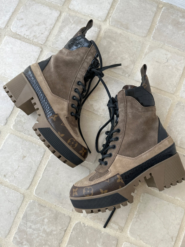 Louis Vuitton Boots (Pre-owned)