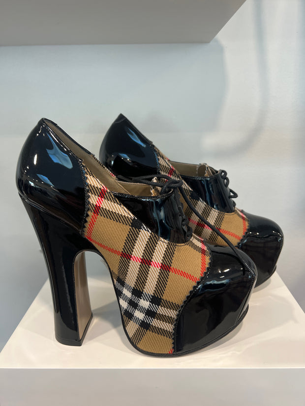Burberry Size 37 Shoes (Pre-owned)