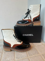 Chanel Size 40 Boots (Pre-owned)