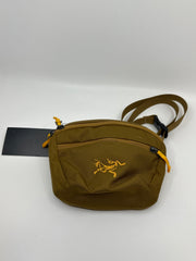 Arc'teryx Handbags (Pre-owned)