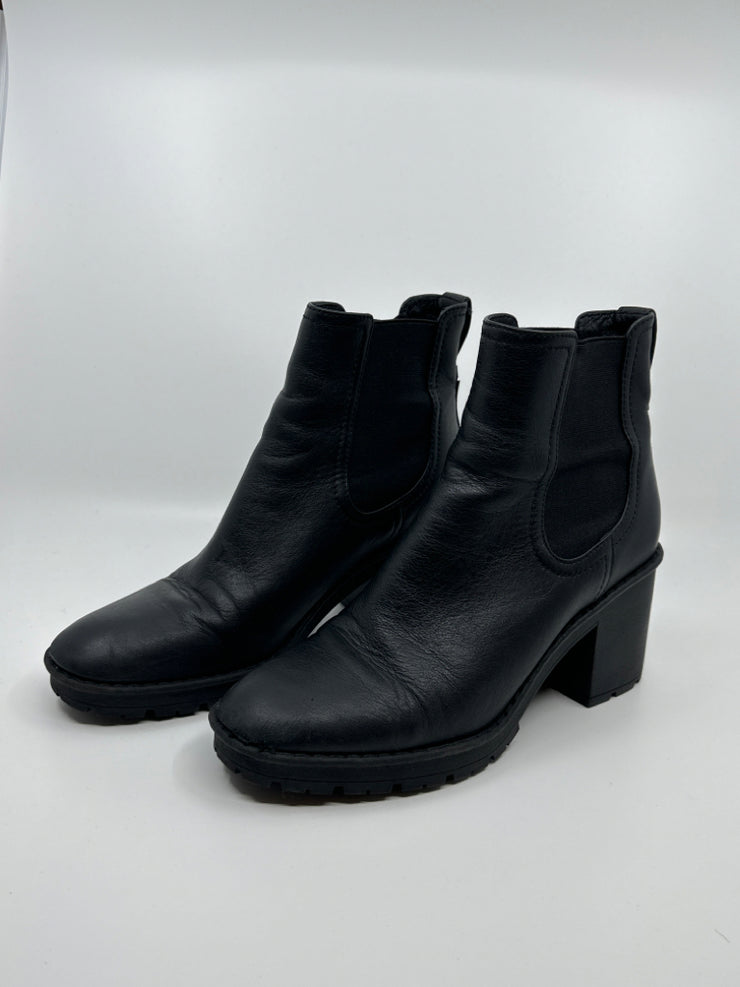 Vince Size 9 Boots (Pre-owned)