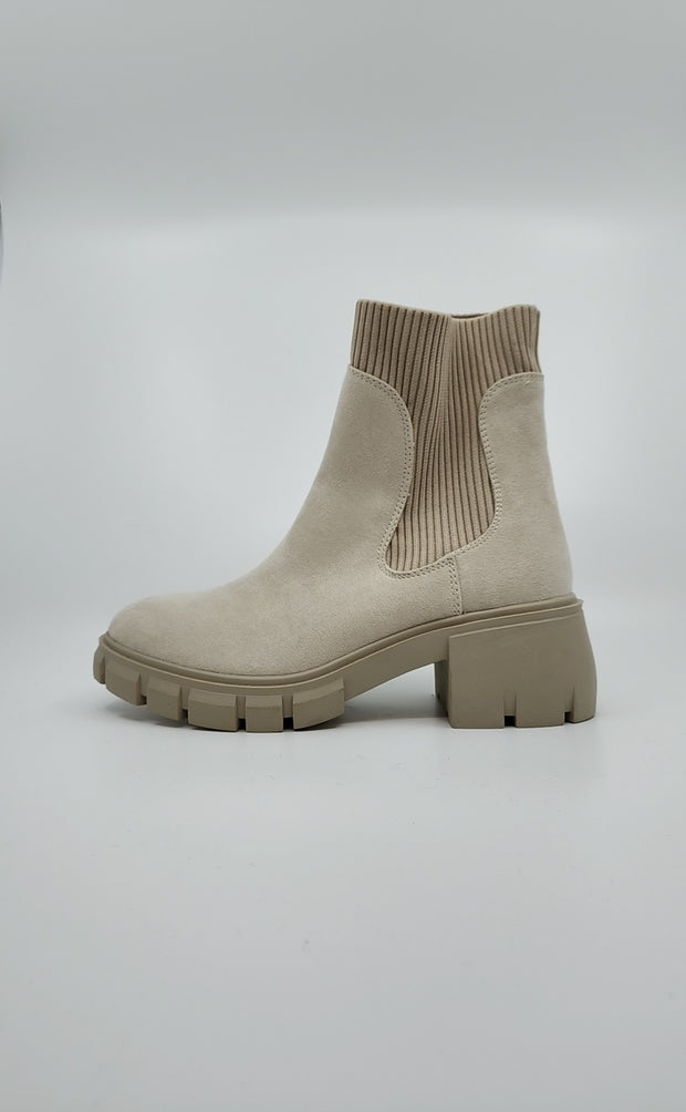 Sincerely Jule Size 9 Boots (Pre-owned)